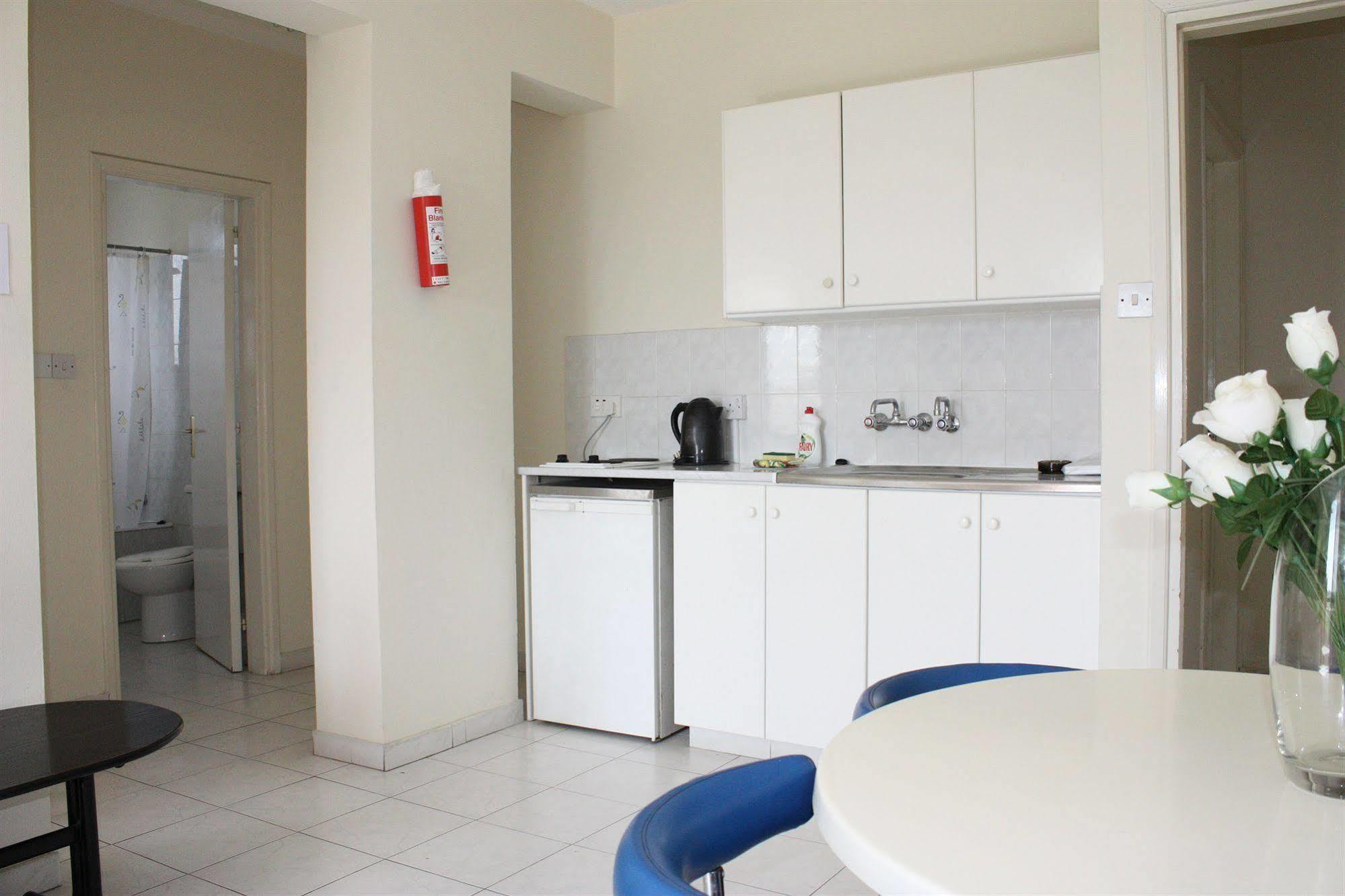 Tycoon Apartments Limassol Extérieur photo